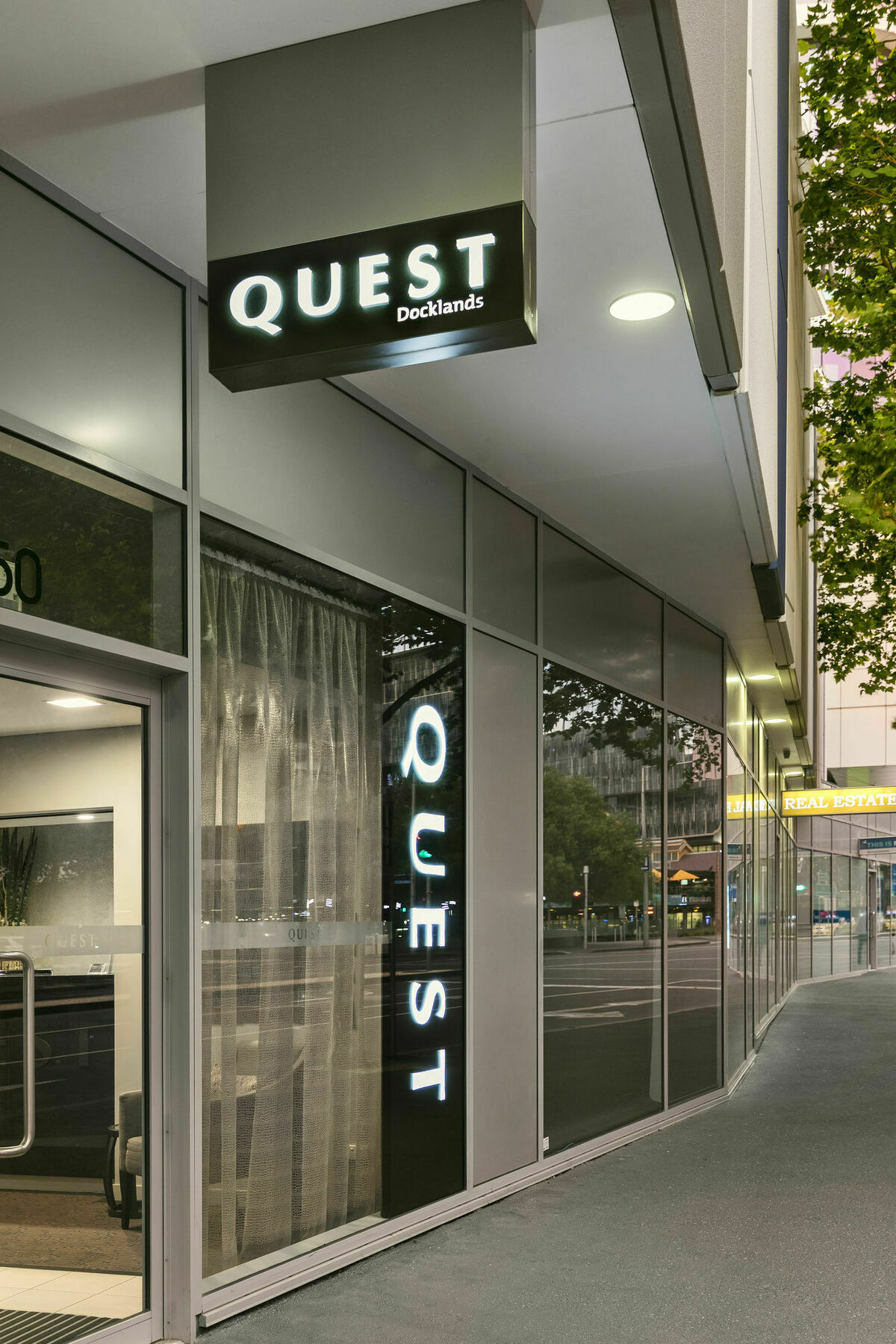 Quest Docklands Aparthotel Melbourne Exterior foto